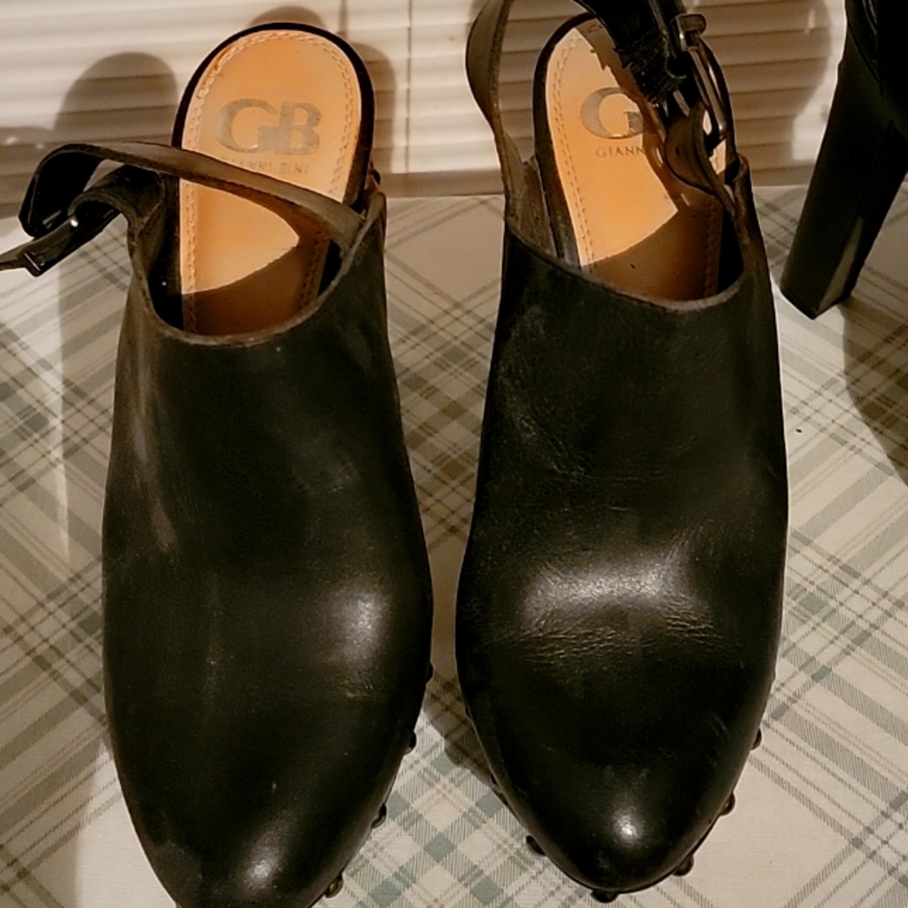 Womens shoes